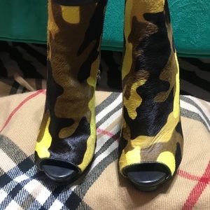Michael Kors Kendra Heels Sz 7.5 Camouflage Hair